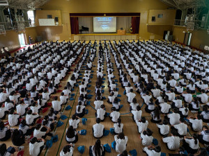 ニカラグア共和国の特命全権大使が本庄高で講演